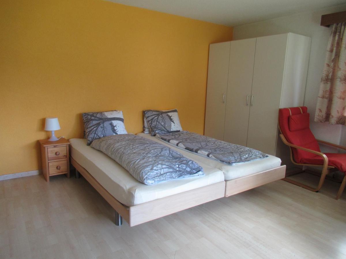 Free Cable Car & Bus In The Summer Haus L'Oree Saas-Grund Room photo